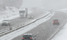 L'autoroute A4, dans le sud de la France, sous la neige le 7 janvier 2026 ( AFP / Jean-Christophe VERHAEGEN )