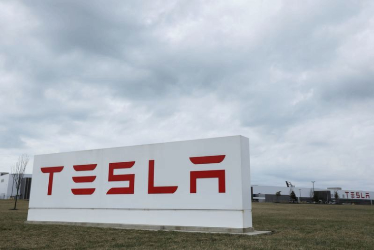 TESLA BÉNÉFICIAIRE POUR LE TROISIÈME TRIMESTRE CONSÉCUTIF