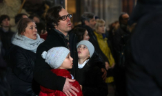 Messe en hommage aux victimes d'une fusillade à la cathédrale Saint-Guy, Prague