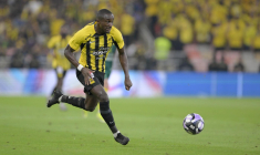 Le douloureux coup dans les testicules de Moussa Diaby