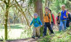 (Crédits photo : Adobe Stock - Vacances de printemps en famille)