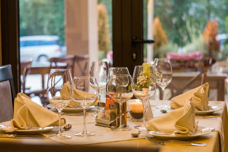 Les restaurateurs craignent devoir augmenter leurs tarifs à cause de la hausse du prix de l'énergie et des matières premières. Photo d'illustration. (Neshom / Pixabay)