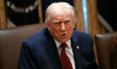 Donald Trump lors d'une table ronde à la Maison Blanche, à Washington, le 8 décembre 2025 ( AFP / ANDREW CABALLERO-REYNOLDS )