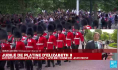 Jubilé de la reine : "des millions" de britanniques rassemblés pour les 70 ans de règne d'Elizabeth II