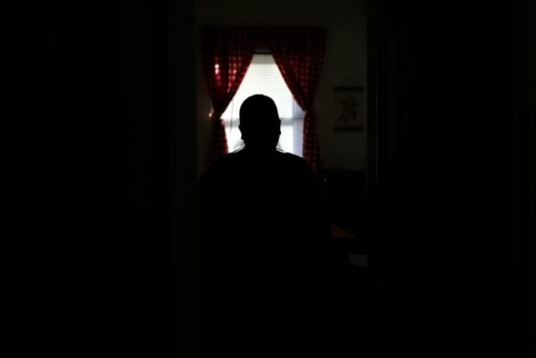 Ana, une habitante mexicaine de Minneapolis, photographiée chez elle le 31 janvier 2026, alors que la ville est le théâtre depuis plusieurs semaines de raids de la police de l'immigration (ICE) ( AFP / CHARLY TRIBALLEAU )