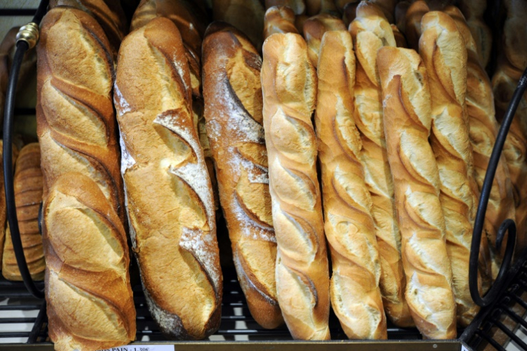Quelque 12 millions de Français et touristes seront privés de baguette fraîche et de croissants le 1er-Mai, les boulangeries n'ayant pas le droit d'ouvrir ( AFP / FRED TANNEAU )