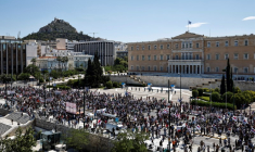 GRÈCE: LES GRÈVES CONTRE LE PROJET DE LOI SUR LA RÉFORME DU TRAVAIL PERTURBENT LES TRANSPORTS À ATHÈNES