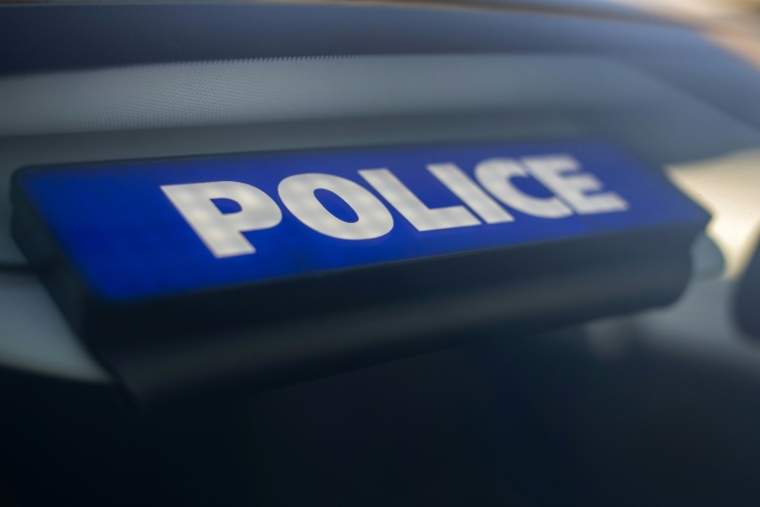 Le conducteur d'une voiture aurait percuté "délibérément" un groupe de personnes dans la nuit de vendredi à samedi dans le centre d'Evreux à la suite d'une altercation dans un bar, faisant un mort et cinq blessés ( AFP / FRED TANNEAU )