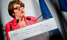 La ministre de l'Agriculture, Annie Genevard, le  4 septembre 2026 à Paris ( AFP / LOU BENOIST )