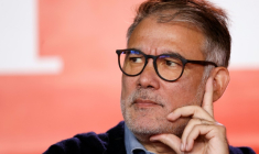 Premier secrétaire du parti socialiste français de gauche (PS) Olivier Faure assiste à la "Fête de l'Humanité" organisé par le journal communiste français L'Humanité, à Bretigny-sur-Orge, au sud de Paris, le 13 septembre 2025 ( AFP / Ian LANGSDON )