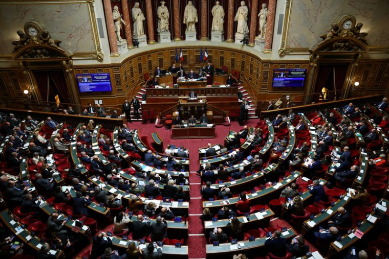 Vote sur le projet de loi de finances 2026 au Sénat français à Paris