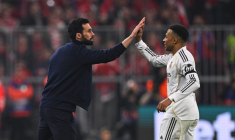 Arbeloa prend (encore) la défense de Mbappé, parti se reposer en Sardaigne