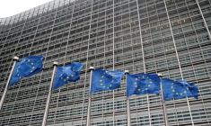 L'UE ENTAME DES DÉMARCHES CONTRE LA FRANCE À PROPOS DU MANDAT D'ARRÊT EUROPÉEN