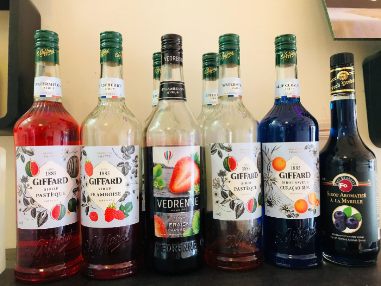 Une augmentation significative de 20 à 30 centimes d'euros par bouteille ou bidon de sirop permettrait à la filière de s'en sortir (Crédits photo : Unsplash - Tariqul Alam )