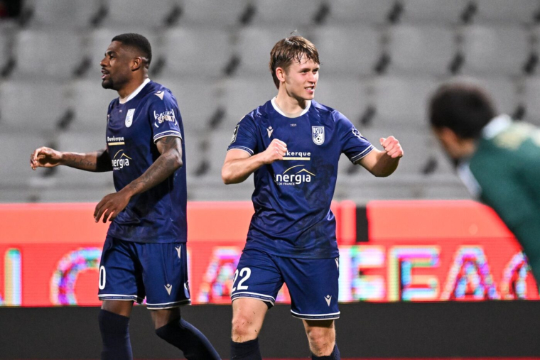 Dunkerque met la pression sur le Paris FC