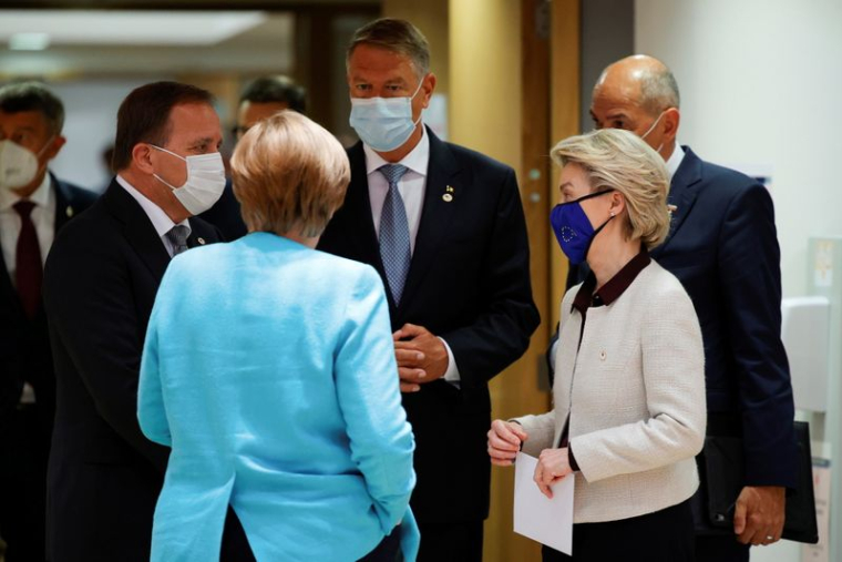 LA FRANCE ET L'ALLEMAGNE ABANDONNENT LEUR PROJET DE SOMMET AVEC LA RUSSIE