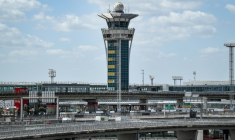 Une "opération 100% contrôle" d'un avion en provenance de Martinique a été menée mardi à l'aéroport de Paris-Orly pour lutter contre l'acheminement de la drogue en métropole ( AFP / BERTRAND GUAY )