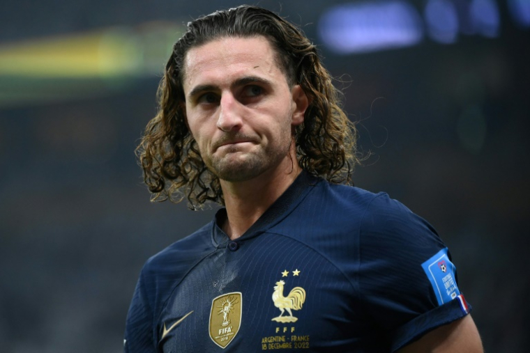 Adrien Rabiot avec le maillot de l'équipe de France lors de la finale du Mondial-2022 contre l'Argentine, le 18 décembre 2022 à Doha ( AFP / FRANCK FIFE )