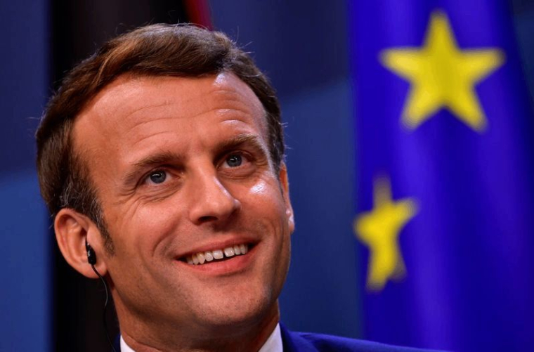 POUR MACRON, L'ACCORD EST UNE "ÉTAPE MAJEURE" ET "HISTORIQUE"