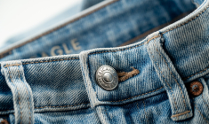 Un jean American Eagle (Crédits: Adobe Stock)