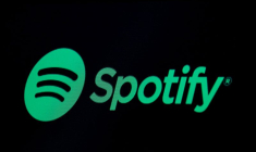 Le logo de Spotify est affiché sur un écran à la Bourse de New York