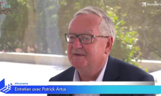 "Les marchés actions vont encore beaucoup monter", selon Patrick Artus, chef économiste chez Natixis.