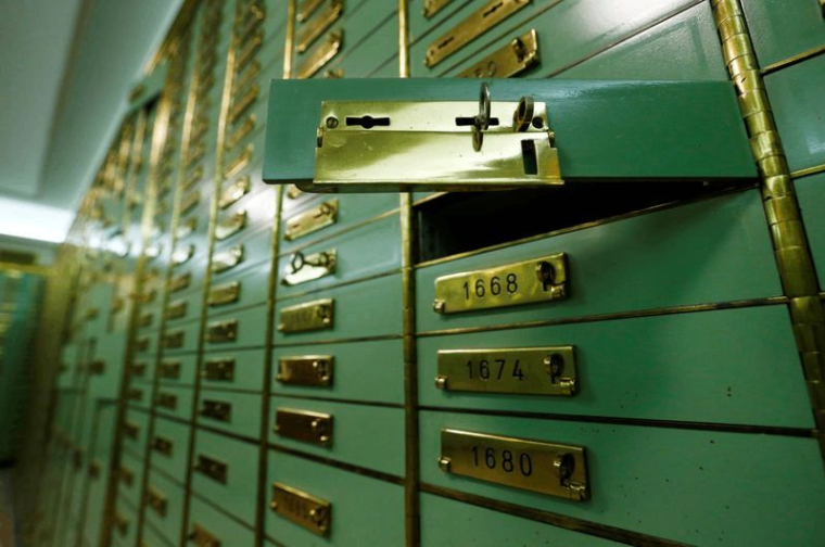 L'EMPLOI DANS LE SECTEUR BANCAIRE POURSUIT SA LENTE ÉROSION EN FRANCE