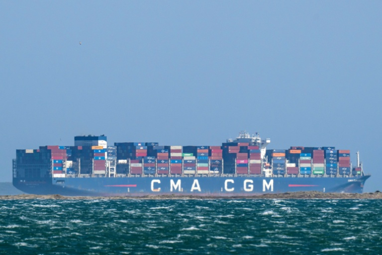Le porte conteneur "Apollon Valletta" de l'armateur français CMA CGM au large de Fos-sur-Mer, dans le sud de la France, le 25 mars 2026 ( AFP / MIGUEL MEDINA )
