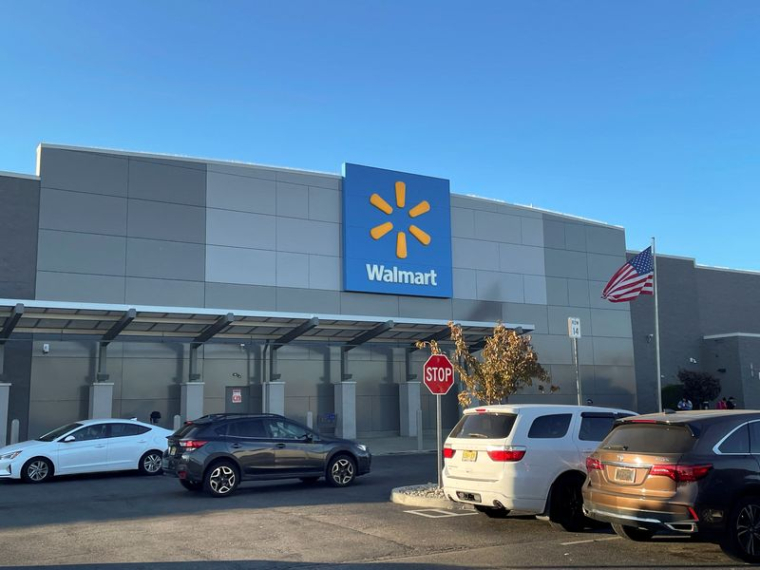 Un Walmart Supercenter, dans le New Jersey