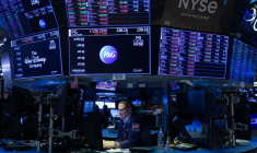 Un trader sur le parquet de la Bourse de New York, à Manhattan, New York City