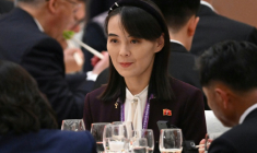 Kim Yo Jong, la sœur du dirigeant nord-coréen Kim Jong Un, assiste à une réception dans le Grand Palais du Peuple à Pékin après un défilé militaire marquant le 80e anniversaire de la victoire sur le Japon et la fin de la Seconde Guerre mondiale, le 3 septembre 2025 ( AFP / Jade Gao )