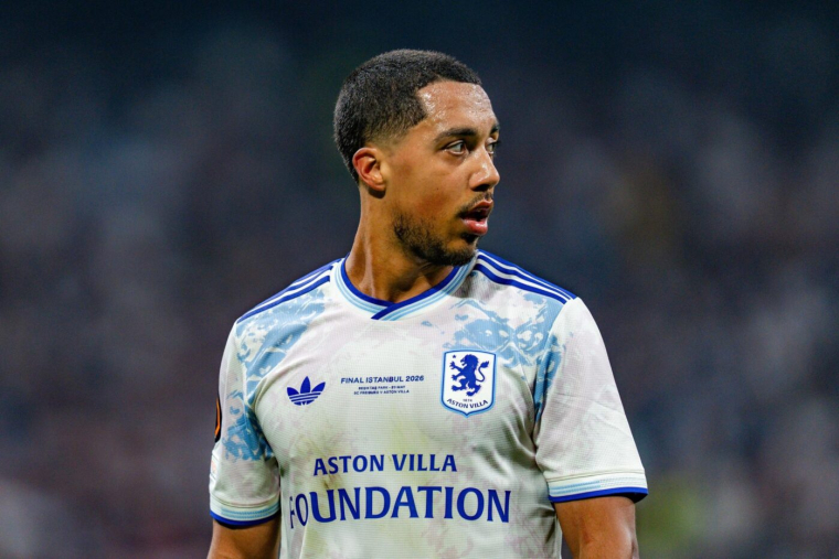 Tielemans envoie une balle perdue à Aston Villa