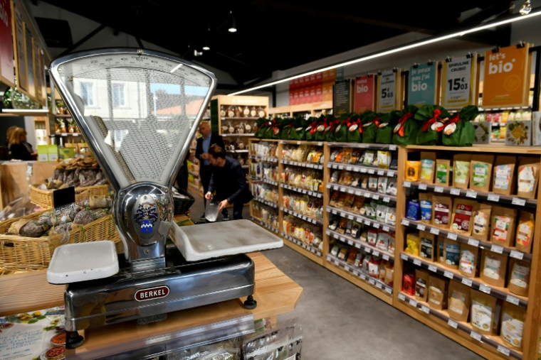 Une balance dans un supermarché de Saintes (Charente-Maritime), le 23 octobre 2018 ( AFP / GEORGES GOBET )