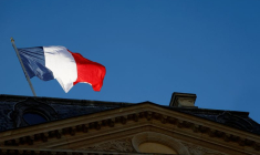 Drapeau français au Palais de l'Elysée à Paris