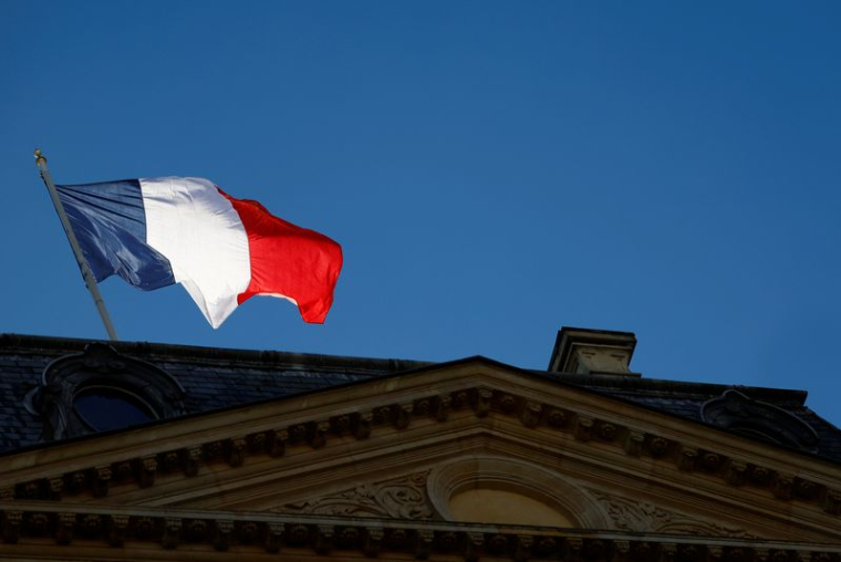 Drapeau français au Palais de l'Elysée à Paris