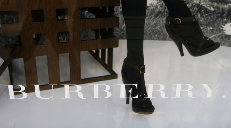 BURBERRY VOIT SES VENTES PROGRESSER