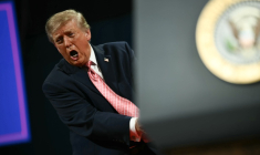 Donald Trump en campagne le 19 octobre 2026 à Wichita, dans le Kansas, avant les élections législatives américaines ( AFP / Kent NISHIMURA )