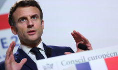 MACRON "N'UTILISERAIT PAS" LES MOTS DE BIDEN POUR QUALIFIER POUTINE