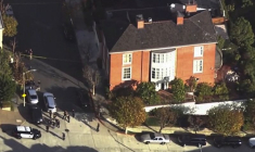 Le mari de la présidente de la Chambre des représentants des États-Unis, Nancy Pelosi, violemment agressé lors de l'effraction de leur maison à San Francisco