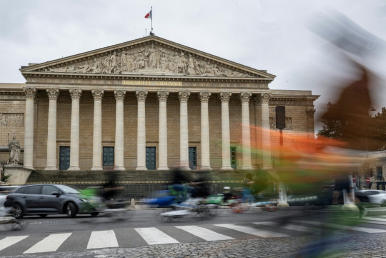 Onze voix pour, 37 contre: les députés ont largement rejeté en commission la partie recettes du budget de l'Etat pour 2026, ce qui annonce des débats difficiles pour le gouvernement dans l'hémicycle à partir de vendredi ( AFP / Martin LELIEVRE )
