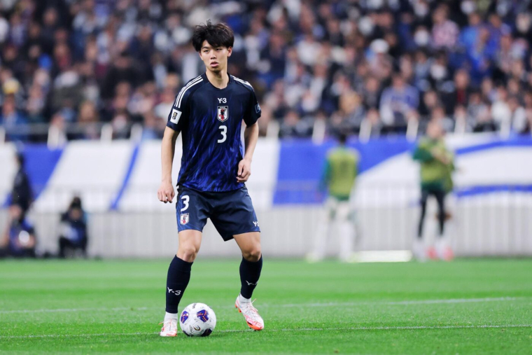 Un crack japonais de 20 ans rejoint Tottenham