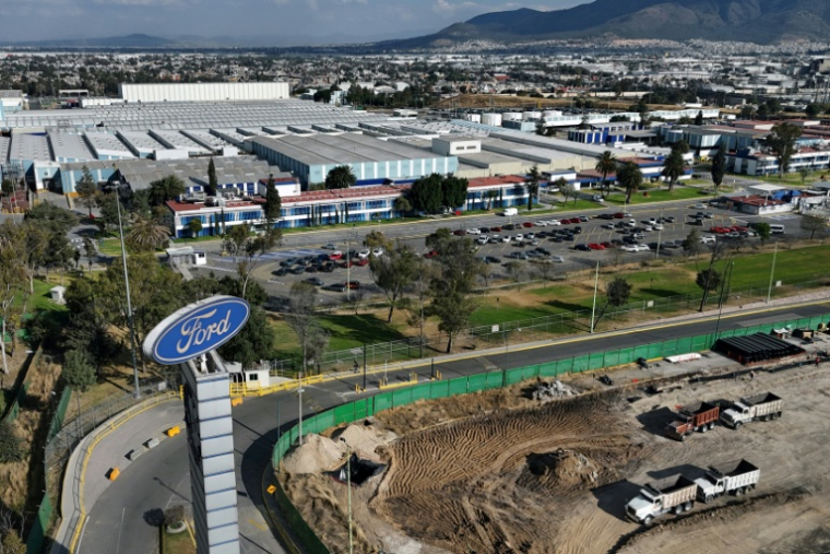 Vue aérienne de l'usine Ford de Cuautitlan Izcalli, dans l'Etat de Mexico, le 30 janvier 2025. L'association des constructeurs américains s'est dit déçue que l'administration ait donné priorité au Royaume-Uni plutôt qu'aux "partenaires d'Amérique du Nord", Canada et Mexique. ( AFP / ALFREDO ESTRELLA )