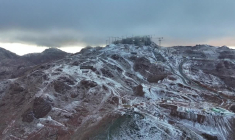 La neige recouvre jabal al-Lawz dans le nord de l'Arabie saoudite, une première cet hiver