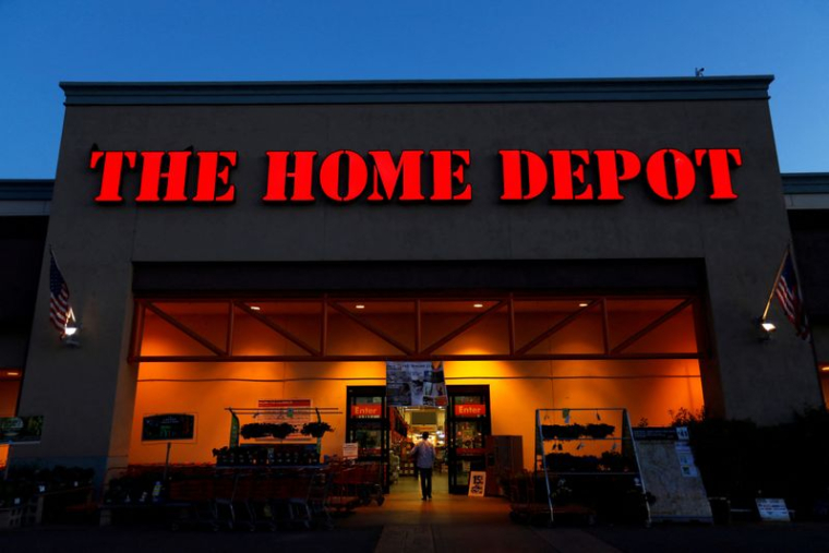 HOME DEPOT DÉPASSE LES ESTIMATIONS DE VENTES AU 2E TRIMESTRE