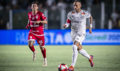 Neymar gagne encore avec Santos