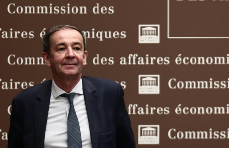 Bernard Fontana avant son audition devant la Commission des affaires économiques de l'Assemblée nationale, dans le cadre de sa nomination au poste de PDG d'EDF, le 30 avril 2025 à Paris ( AFP / THIBAUD MORITZ )
