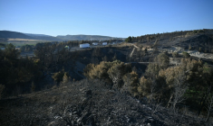 Vue de Prat-de-Cest près de Narbonne, après un incendie le 8 juillet 2025 ( AFP / Matthieu RONDEL )