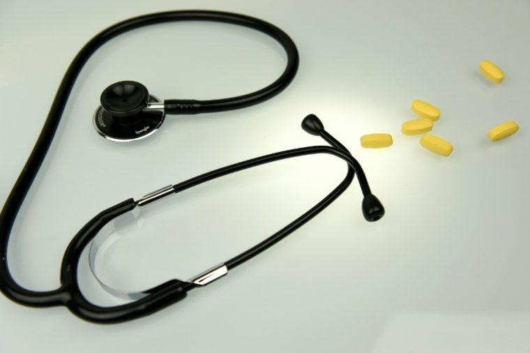 L'épidémie de grippe continue de s'intensifier en France mais reste pour l'heure "modérée", selon un bilan publié mercredi par l'agence de santé publique, le pic épidémique devant être atteint d'ici à début janvier ( AFP / FRANCK FIFE )