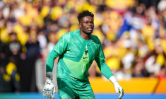 Quand Brice Samba essaie de réconforter Lucas Chevalier