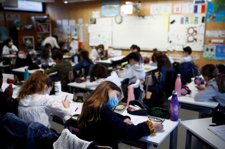 FRANCE/CORONAVIRUS: LA VACCINATION POUR LES ENSEIGNANTS DEVRAIT DÉBUTER MI-AVRIL